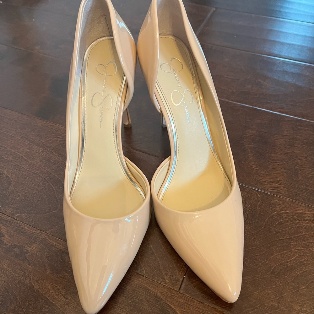 Jessica Simpson Nude pumps